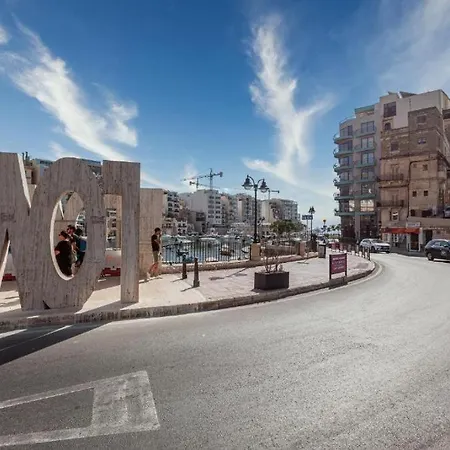 Stylish & Cosy 2br In The Heart Of St' Julians By 360 Estates