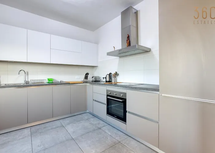 Stylish & Cosy 2br In The Heart Of St' Julians By 360 Estates San Julián