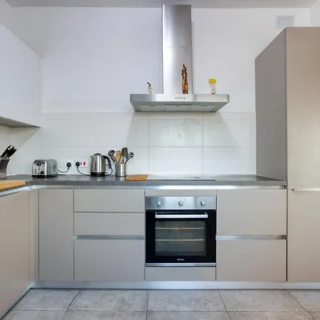 Stylish & Cosy 2br In The Heart Of St' Julians By 360 Estates 아파트
